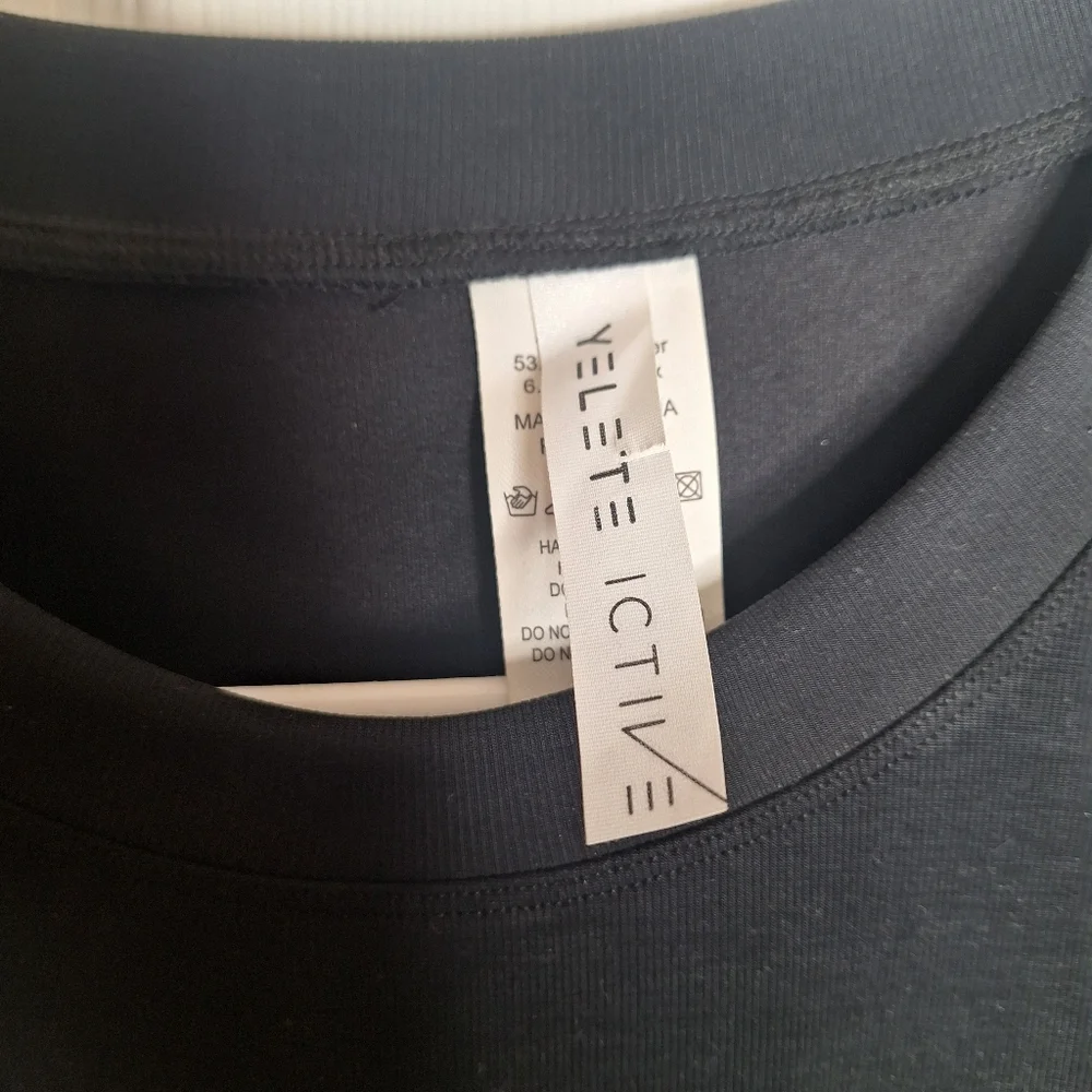 YELETE scuba knit sweatshirt Size Small